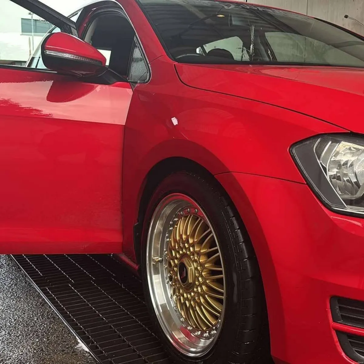 Volkswagen Golf 1.4 TSI 2013 LOW MILEAGE - Image 3