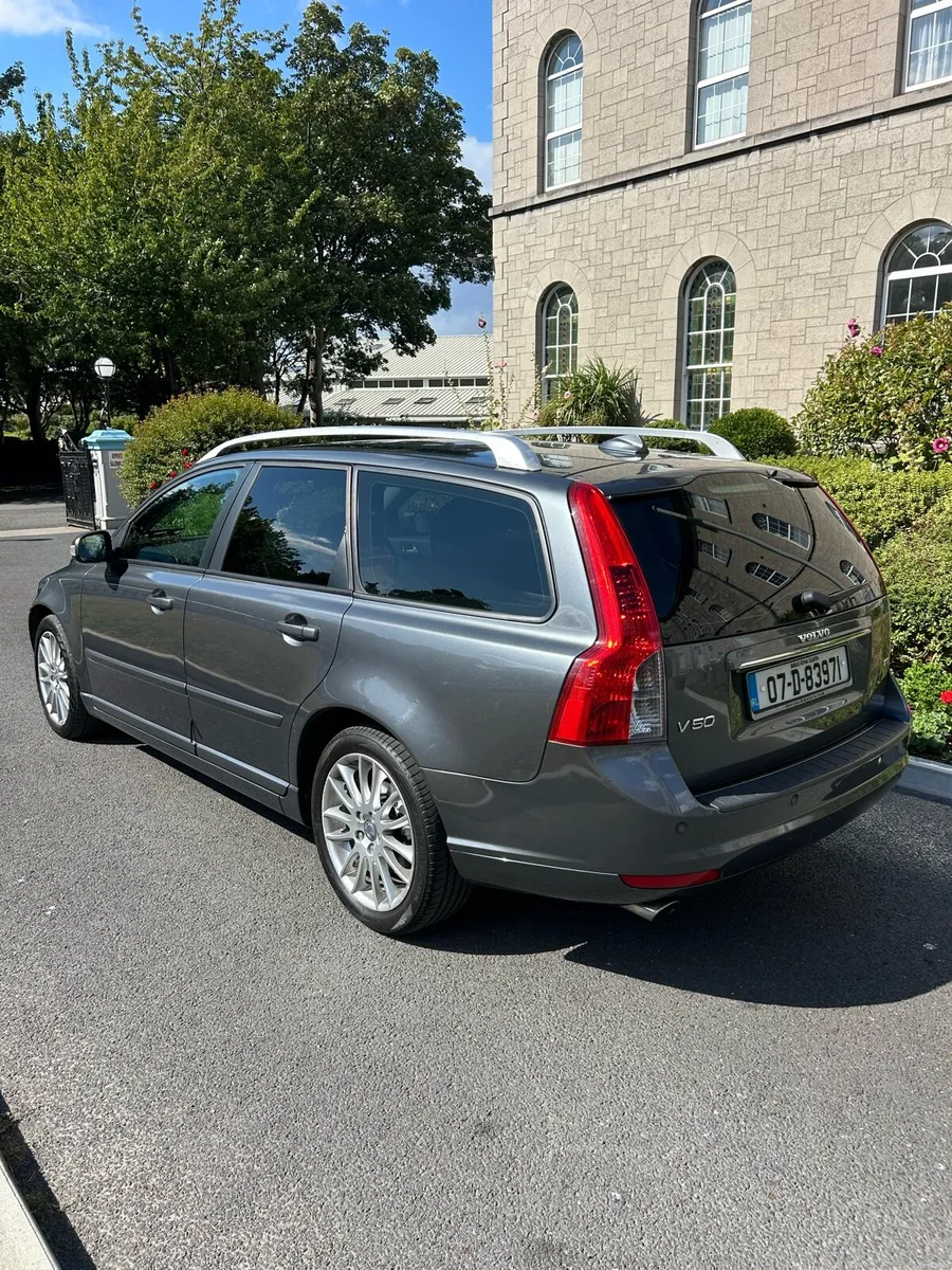 Volvo V50 T5 2.5 Petrol 5-Cylinder - Image 2