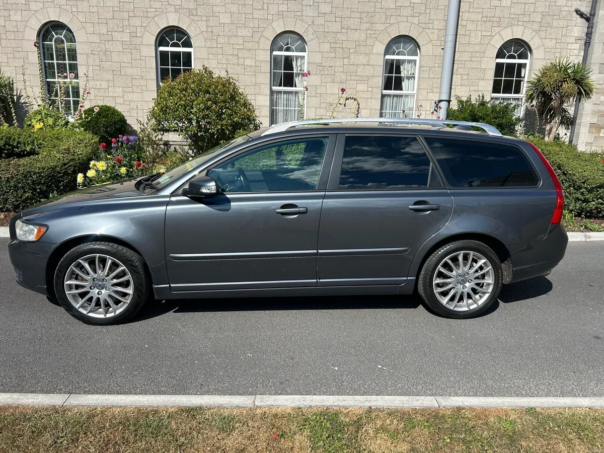 Volvo V50 T5 2.5 Petrol 5-Cylinder - Image 4