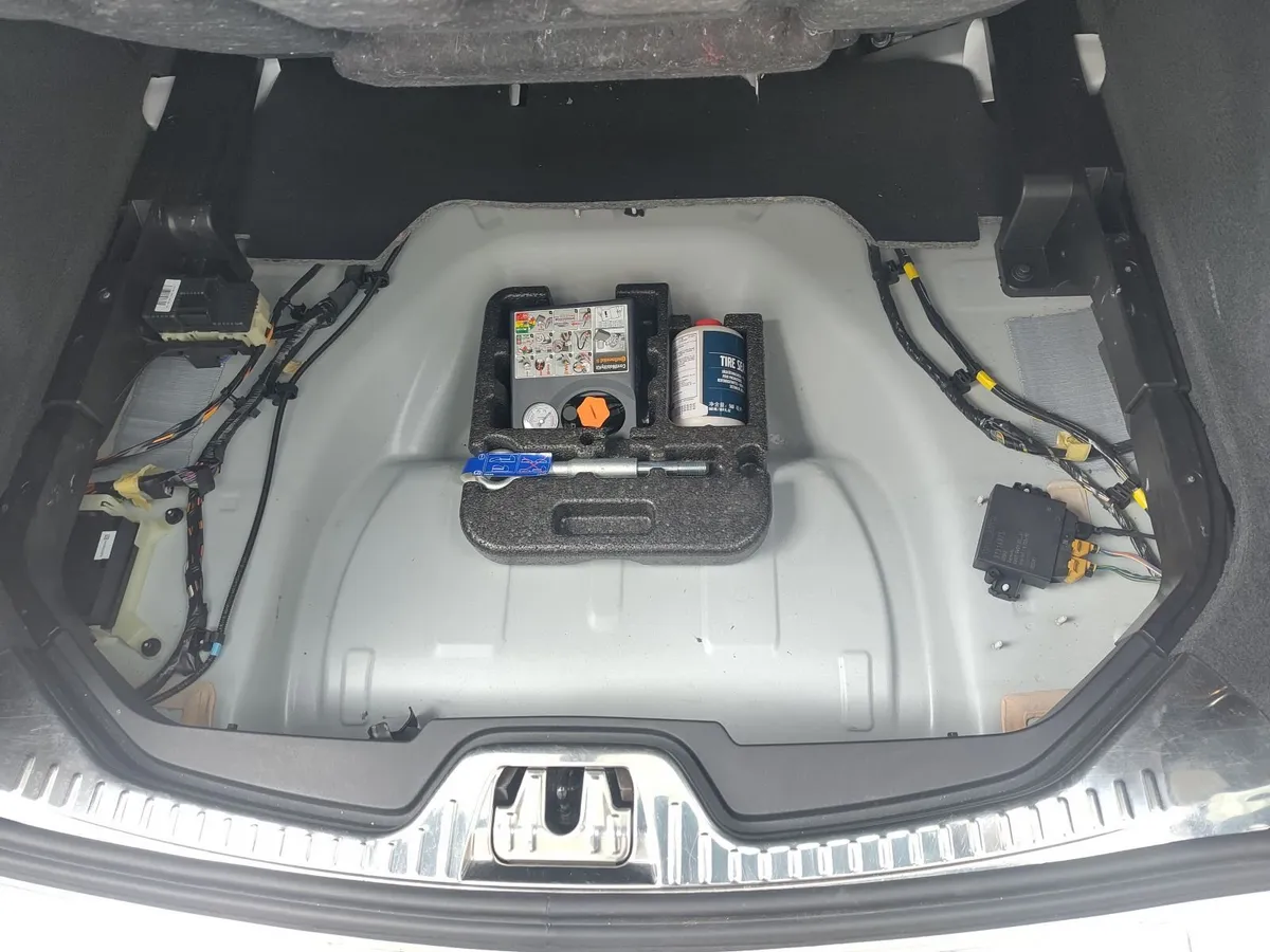 Volvo V60 2014  R-Design T4 Polestar Package - Image 5