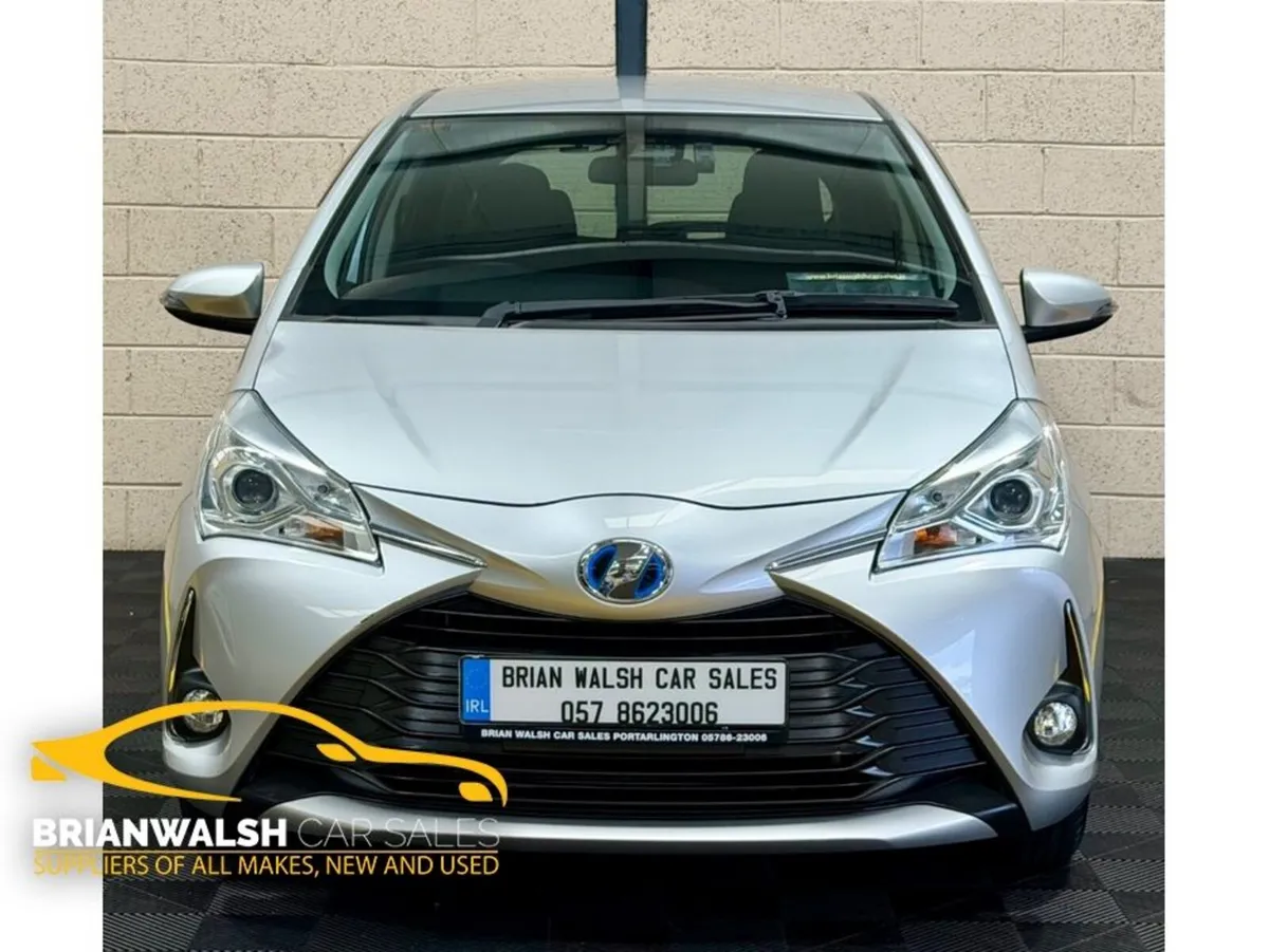 Toyota Yaris Hybrid F - Image 4