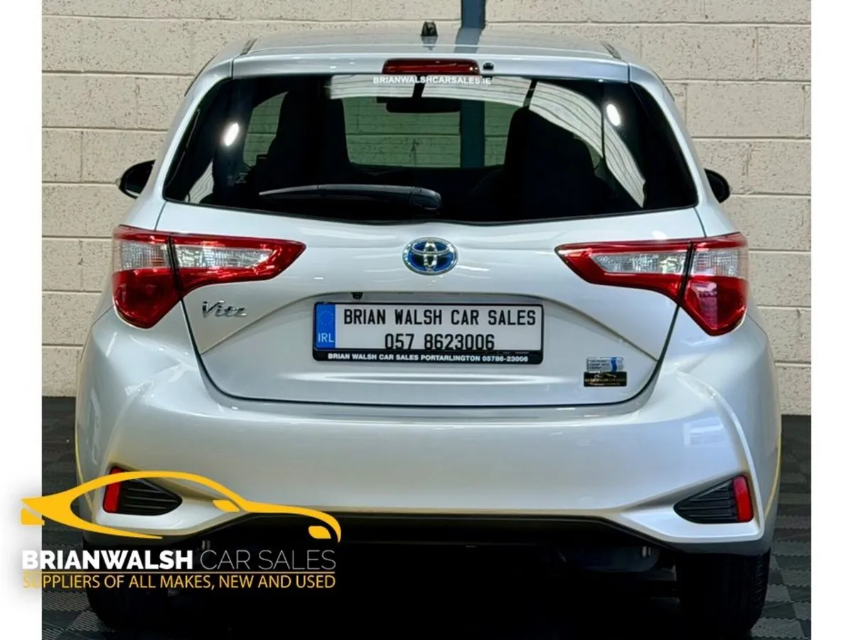 Toyota Yaris Hybrid F - Image 3