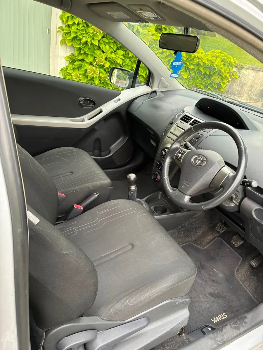 Toyota Yaris 1.0 L - Image 3