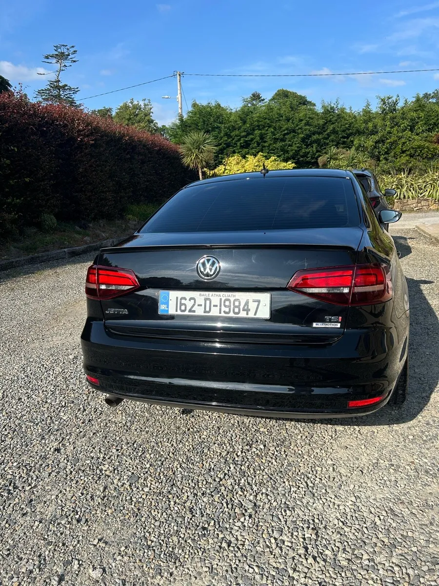 Volkswagen Jetta - Image 4