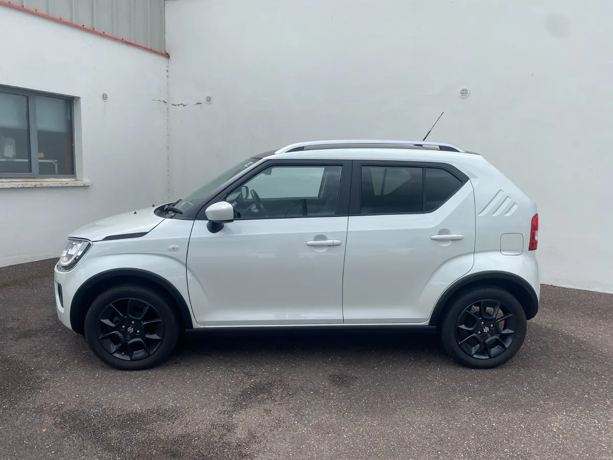 Suzuki Ignis Szt, 2 tone, white/black roof - Image 5