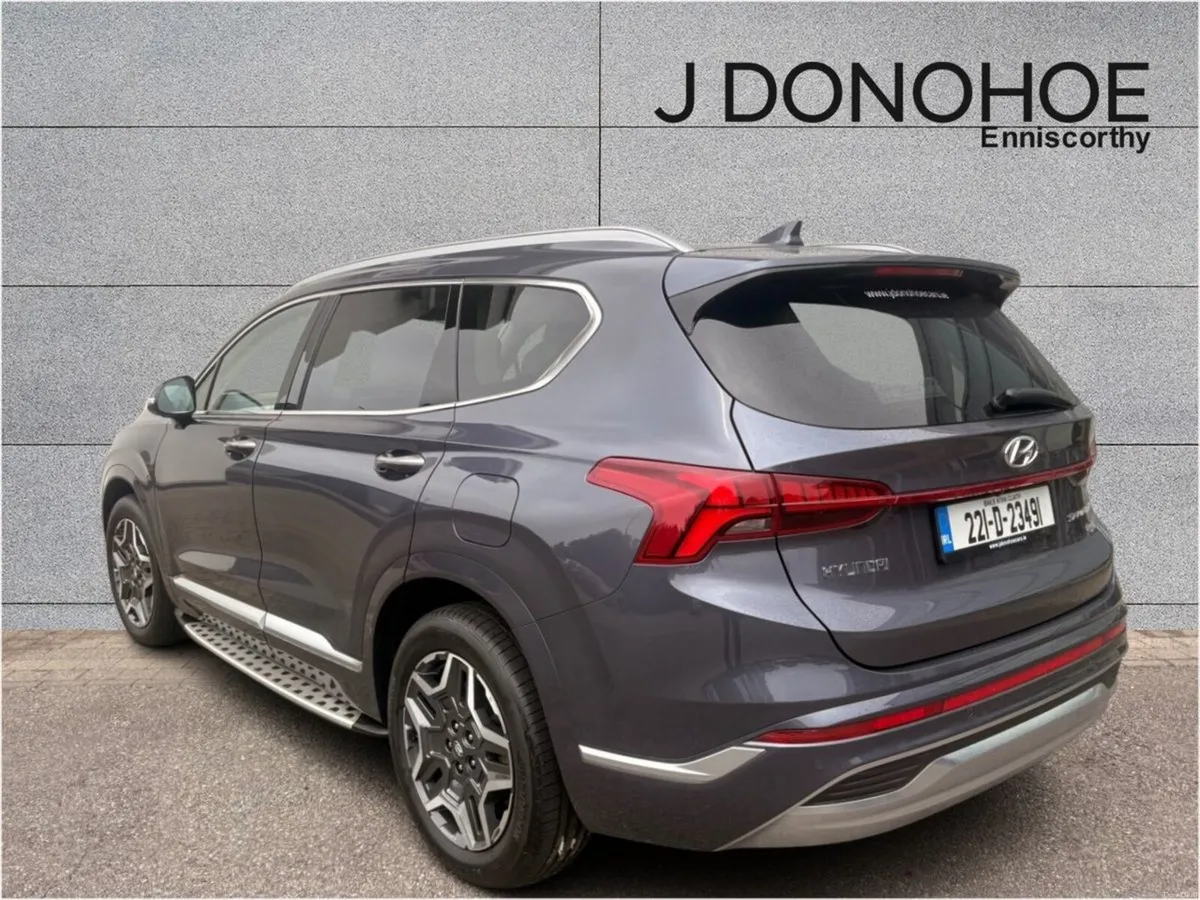 Hyundai Santa Fe 1.6 PHEV 4WD Executive Plus Auto - Image 2