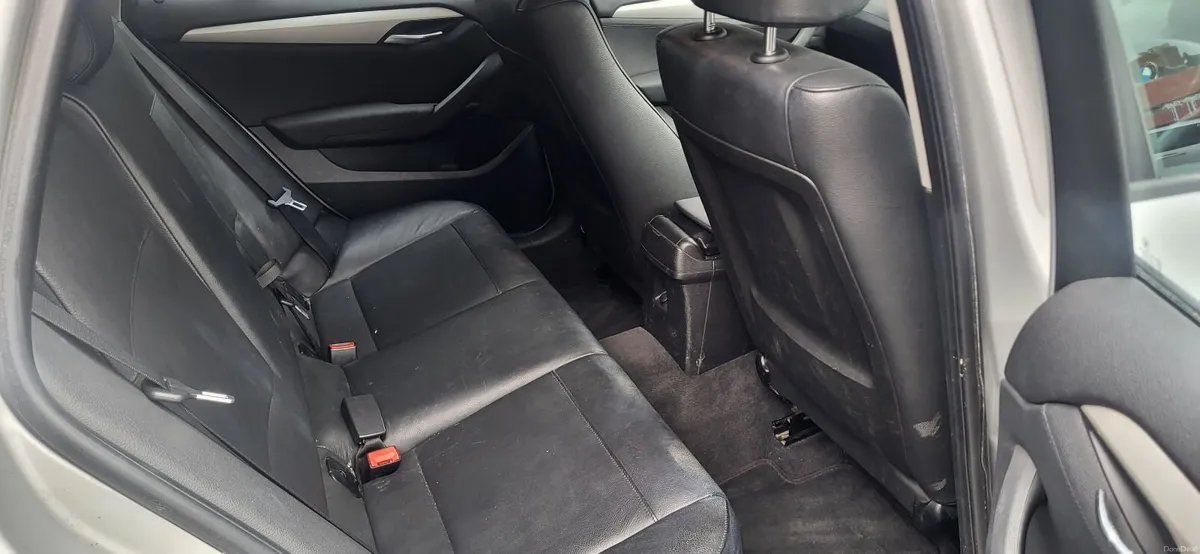 BMW X1 2011 - Image 2