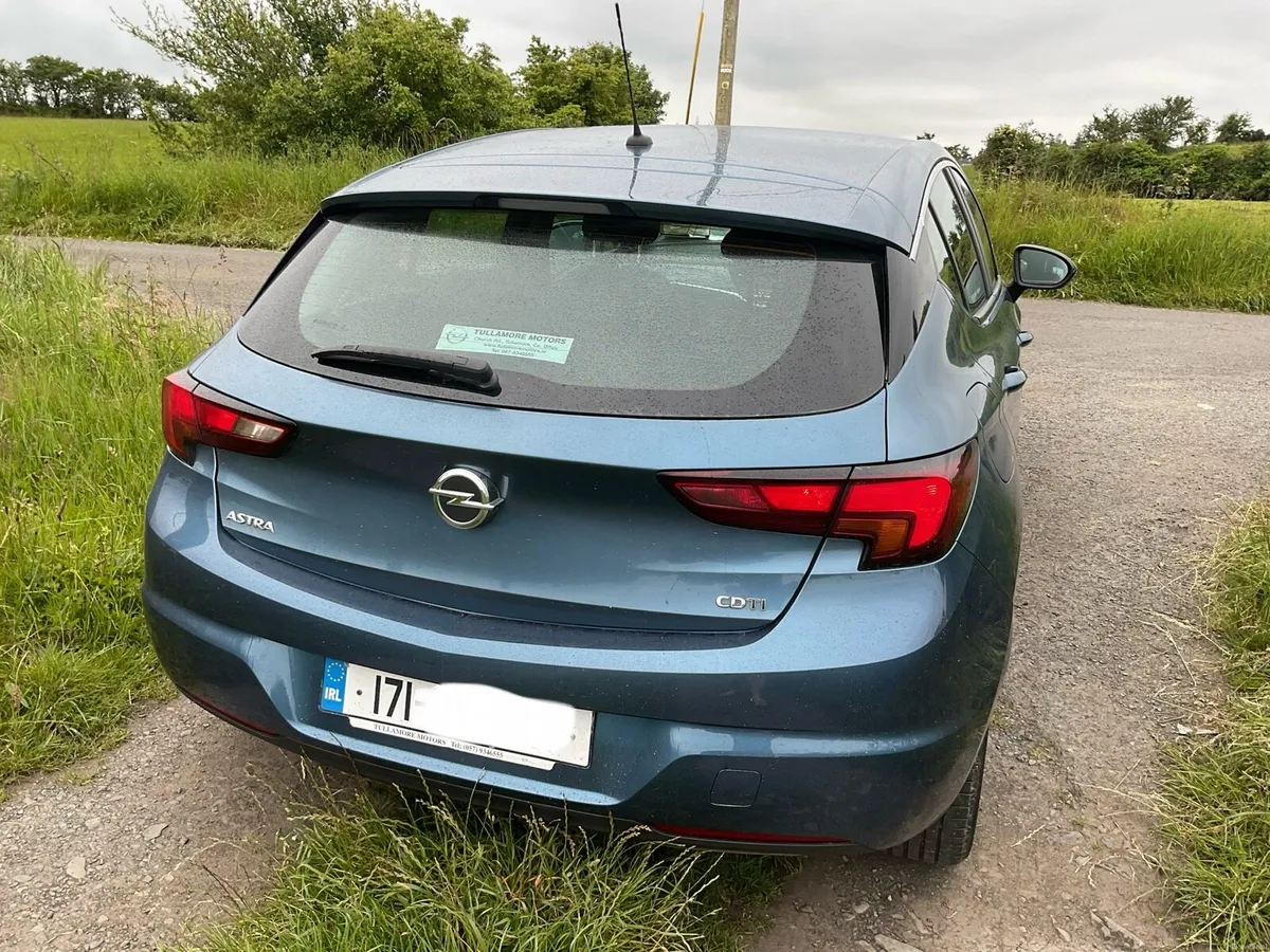 2017 Opel Astra - Image 4