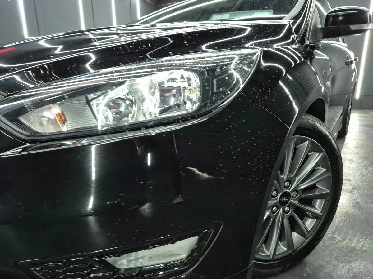 Ford Focus 2018 - Image 2