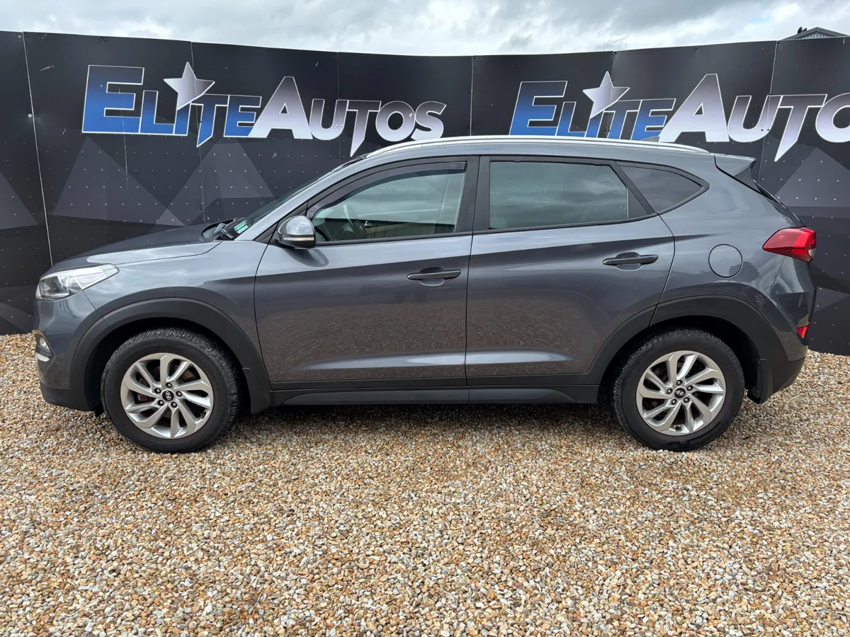 2017 Hyundai  Tucson Executive Automatic 2017 - Image 2