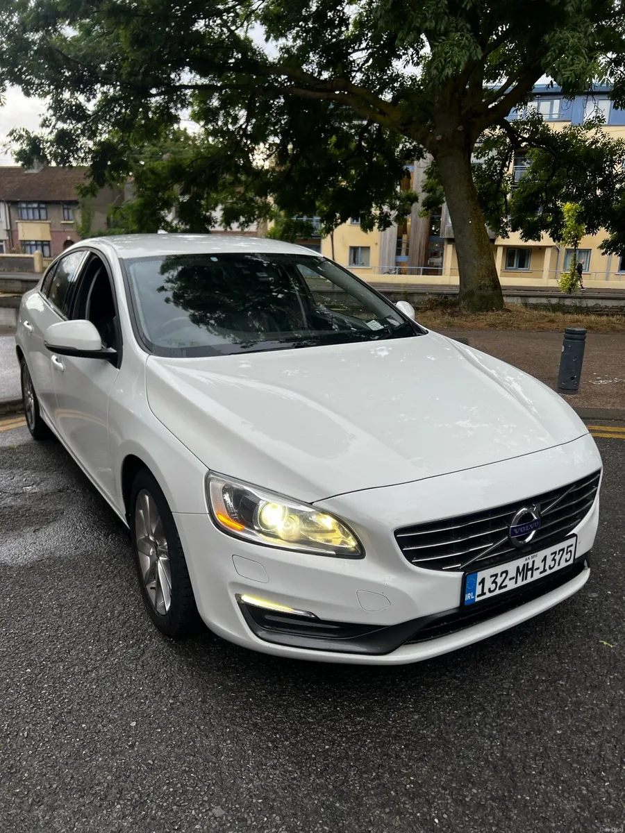 2013 Volvo S60 - Image 2