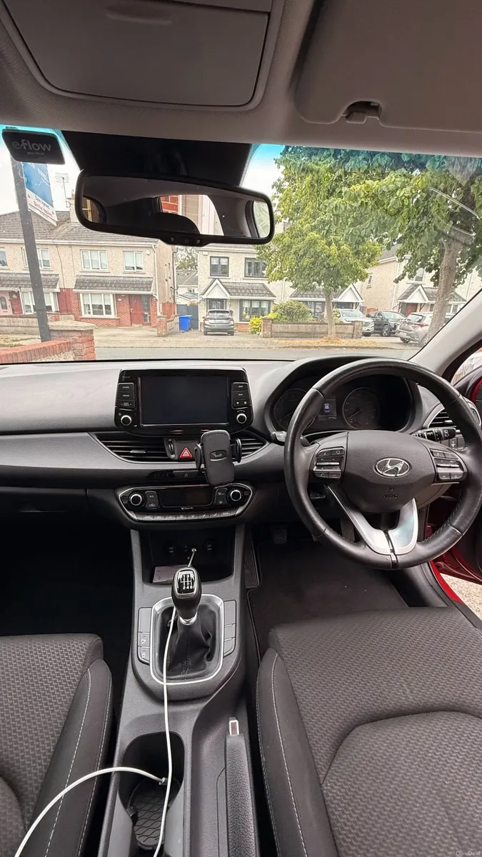 Hyundai i30 2018 Deluxe Low miles - Image 6