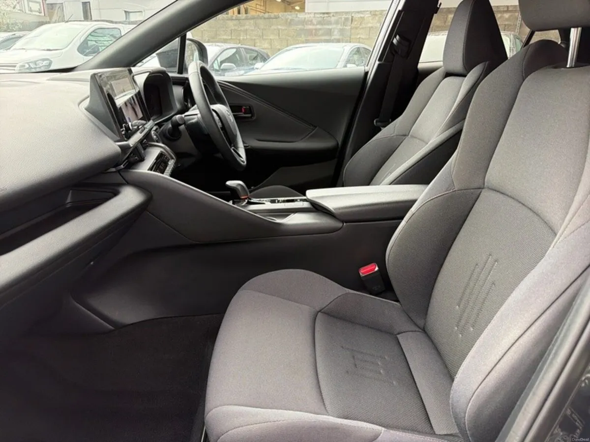 Toyota C-HR HYBRID SPORT // HEATED SEATS // APPLE - Image 6