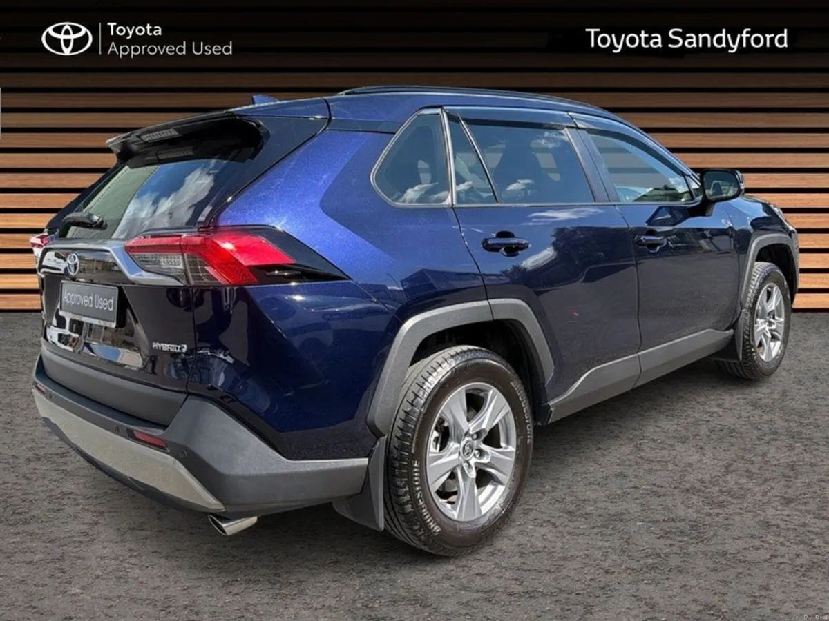 Toyota RAV4 HYBRID AUTO // REAR CAMERA // BLUETOOT - Image 2