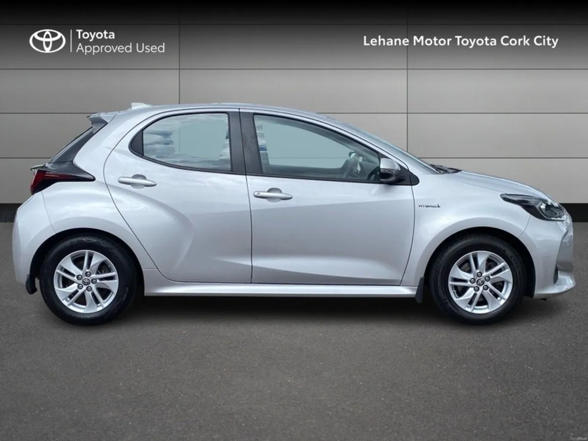 Toyota Yaris HYBRID LUNA 4DR AUTO - Image 3
