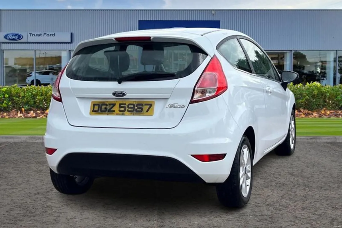 Ford Fiesta 1.25 82 Zetec 3dr - Image 4