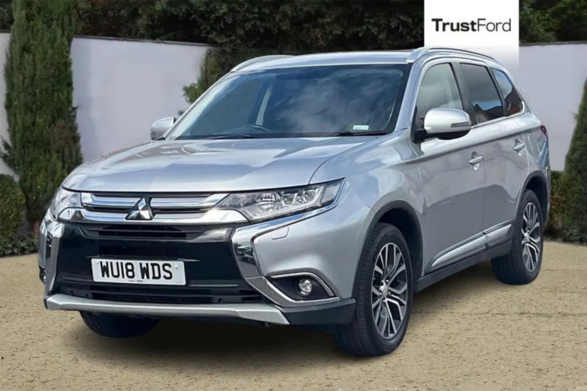 Mitsubishi Outlander 2.2 DI-D 4 5dr - Image 5