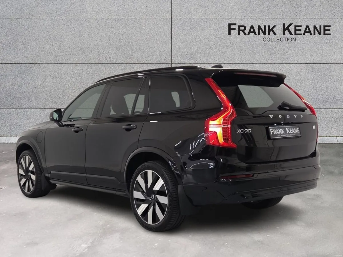 Volvo XC90 T8 PHEV 455hp Plus (Dark Theme) - Image 2