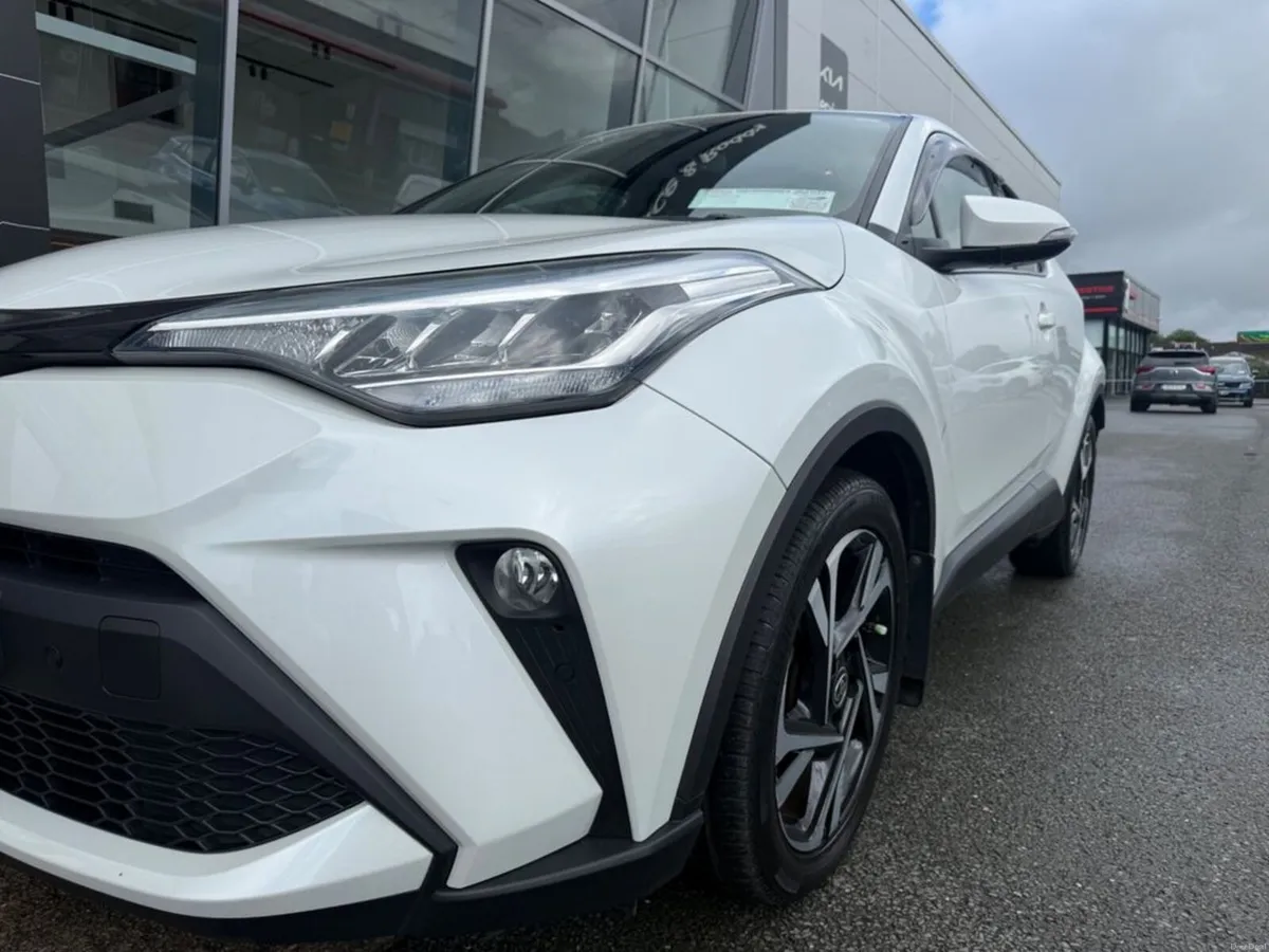 Toyota C-HR Hybrid Sport 4DR Auto - Image 5