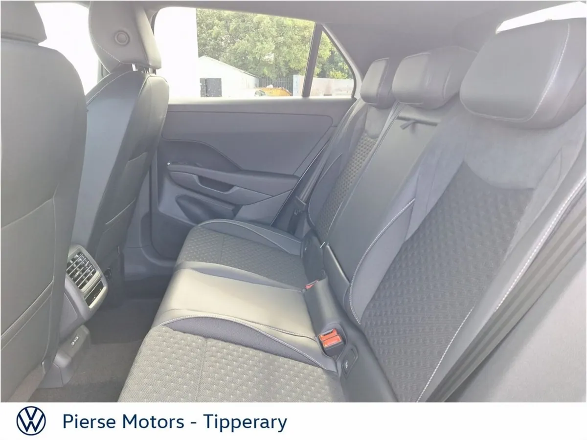 Volkswagen T-Roc R-LINE 1.5TSI 150HP MHEV - Image 4