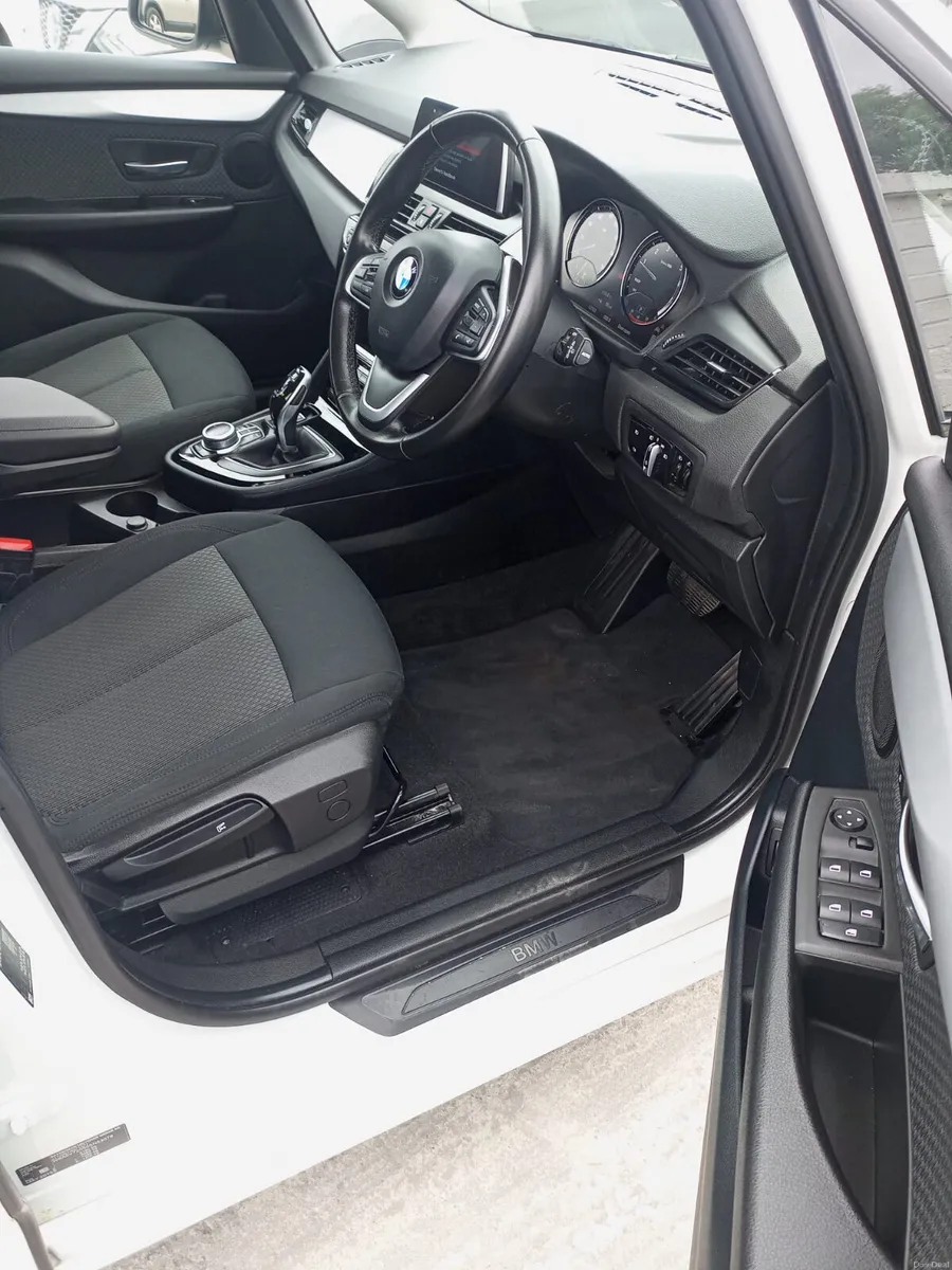 BMW 2 Series MPV 7 seats - Image 6