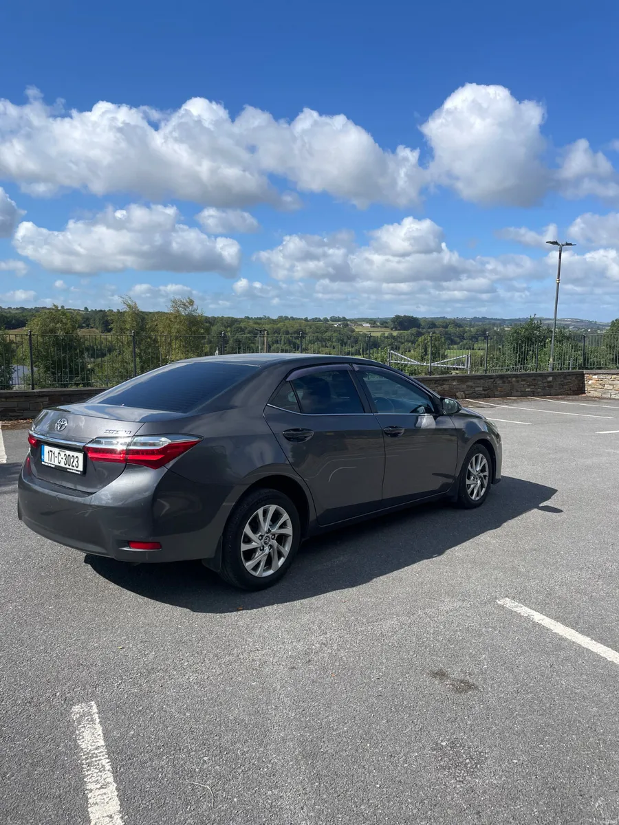 Toyota Corolla Luna 2017 - Image 2