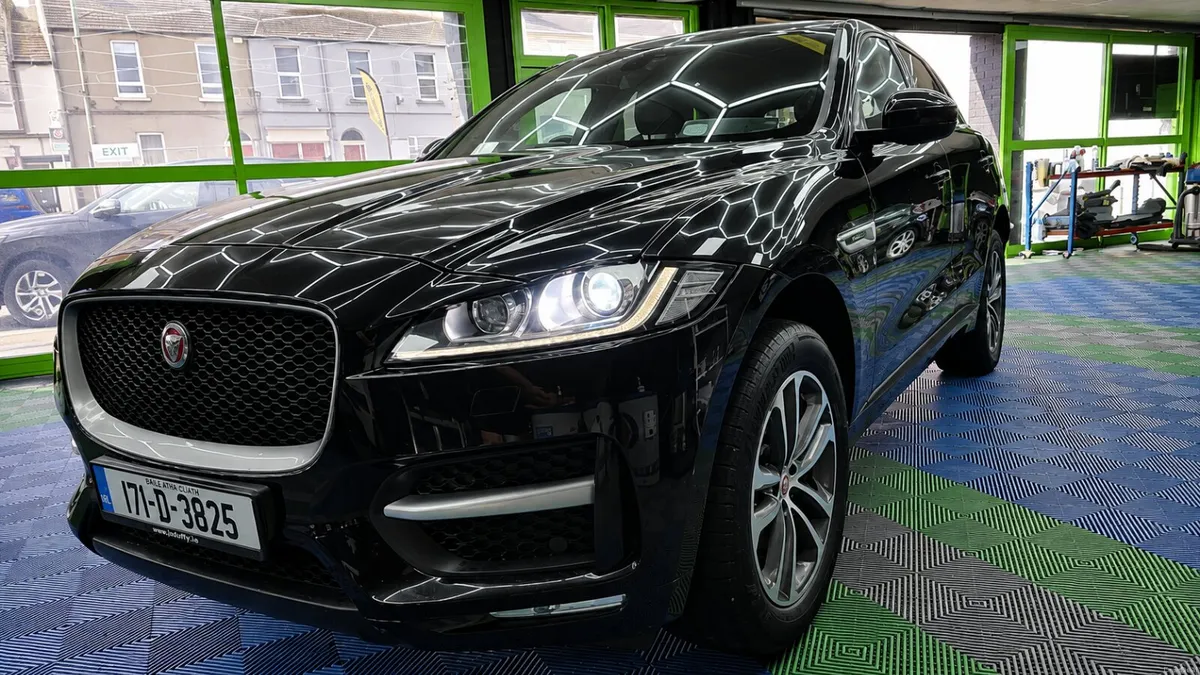Jaguar F-Pace 2017 AA APPROVED - Image 4