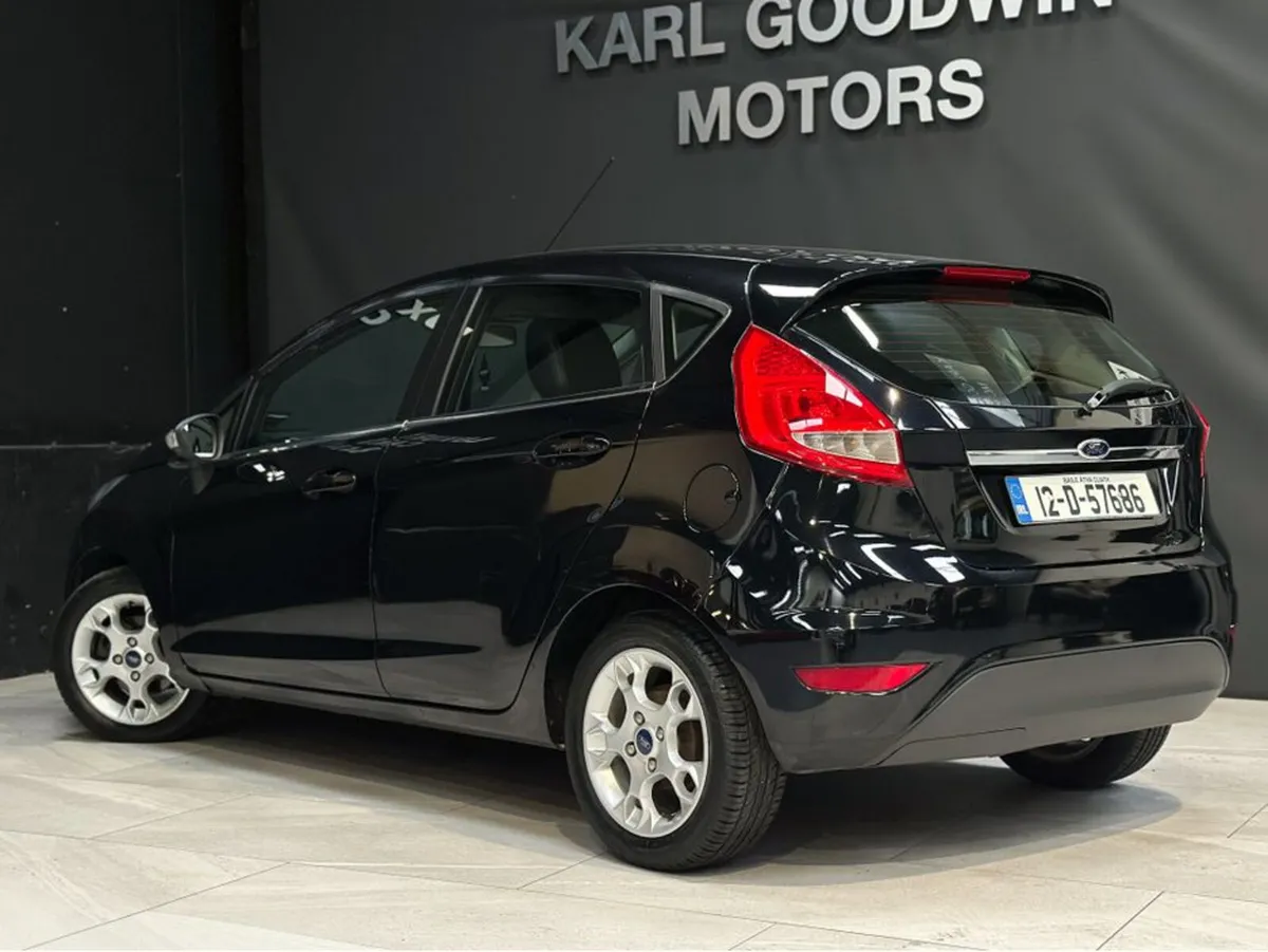 1.25 ZETEC 82PS 5DR ARGENTO - Image 5