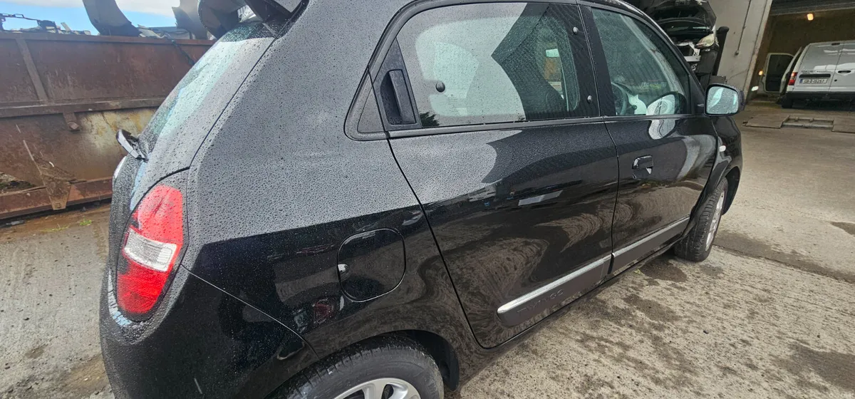 Renault Twingo 2015 - Image 2