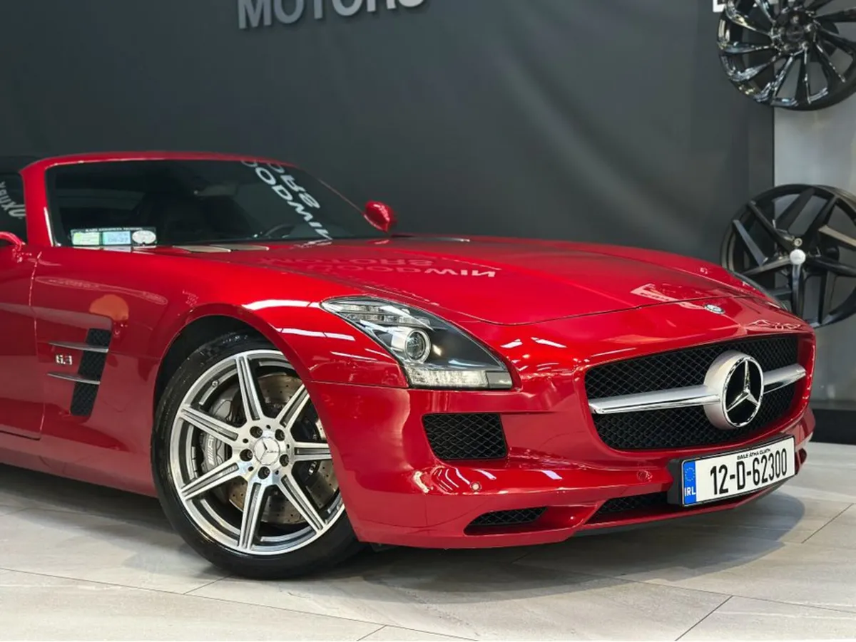 AMG 6.2 V8 AUTO ROADSTER - Image 3