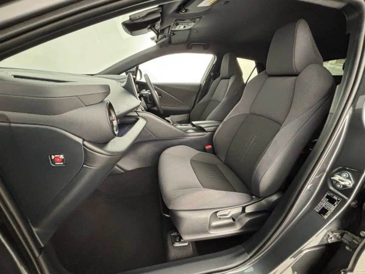 Toyota C-HR HYBRID SPORT - Image 6