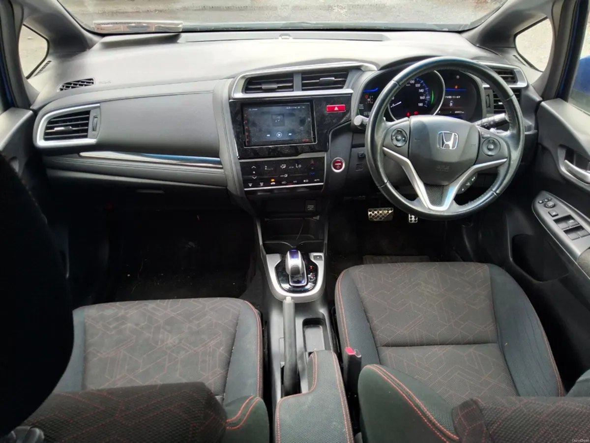 Honda Fit HYBRID AUTOMATIC - Image 5