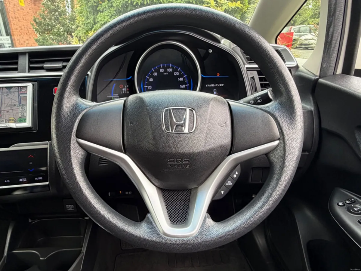 Honda Fit 1.5 PETROL HYBRID *CAR ID 43* - Image 5