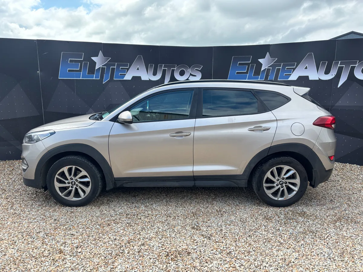 2016 Hyundai Tucson Beige - Image 2
