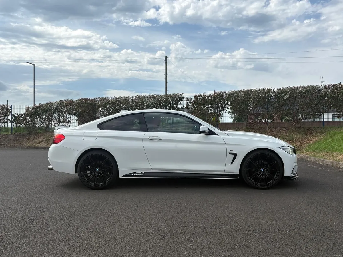 BMW 4-Series 2014 - Image 5