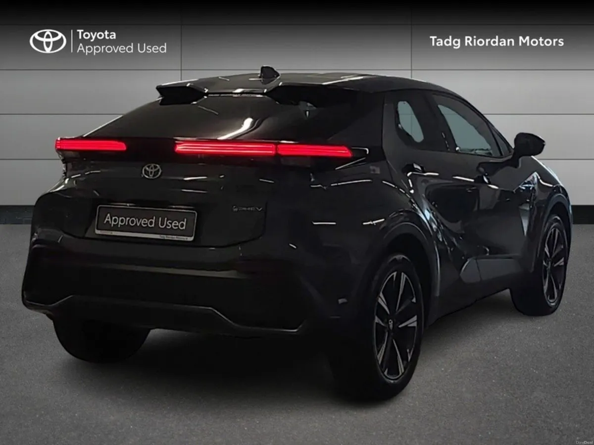 Toyota C-HR PHEV SPORT - Image 2