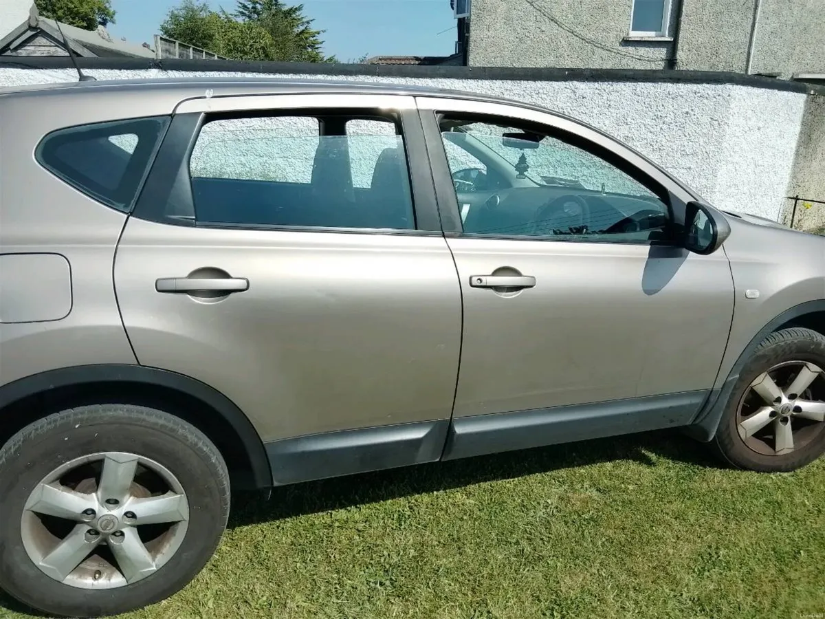 Car - Image 2