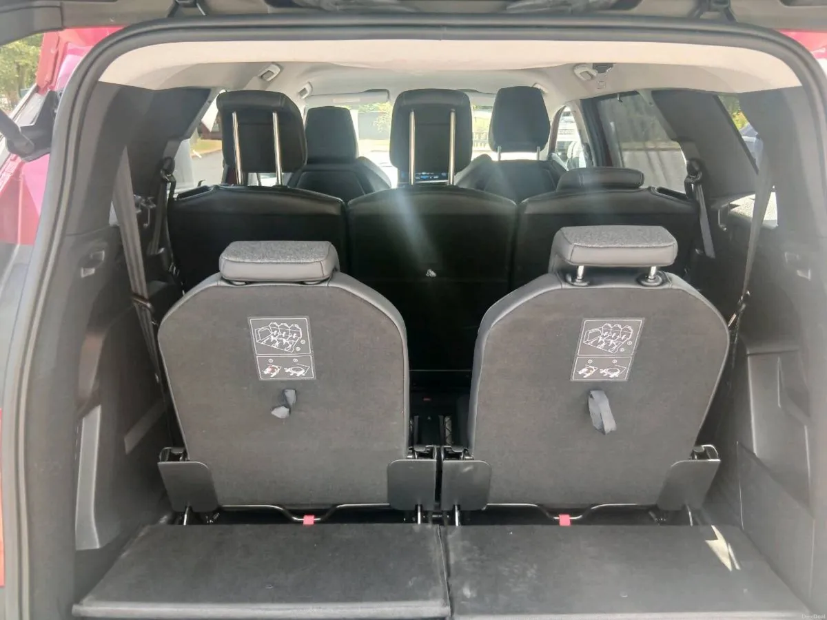 Peugeot 5008 7 seater - Image 3