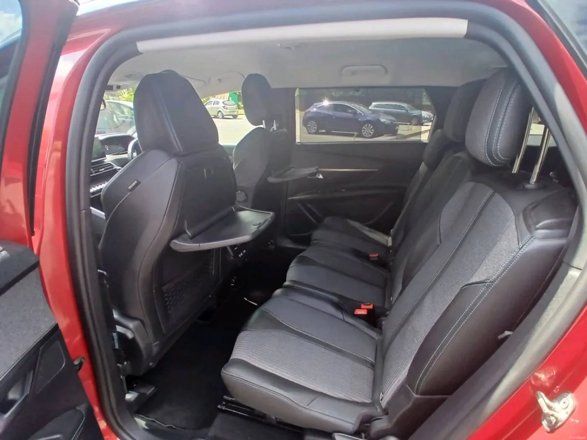 Peugeot 5008 7 seater - Image 6