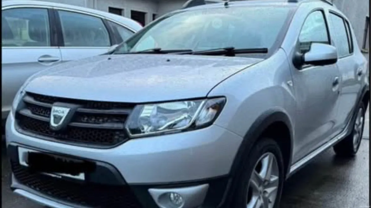 DACIA SANDERO STEPWAY 2015 PETROL - Image 2