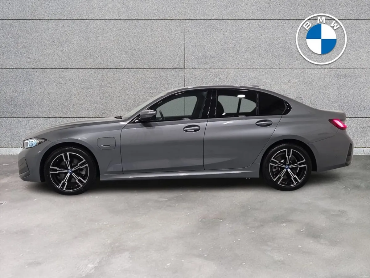 BMW 3-Series 330e M Sport Saloon - Image 3