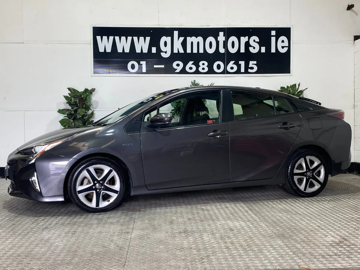 Toyota Prius 2017//LUXURY EDITION/// - Image 2