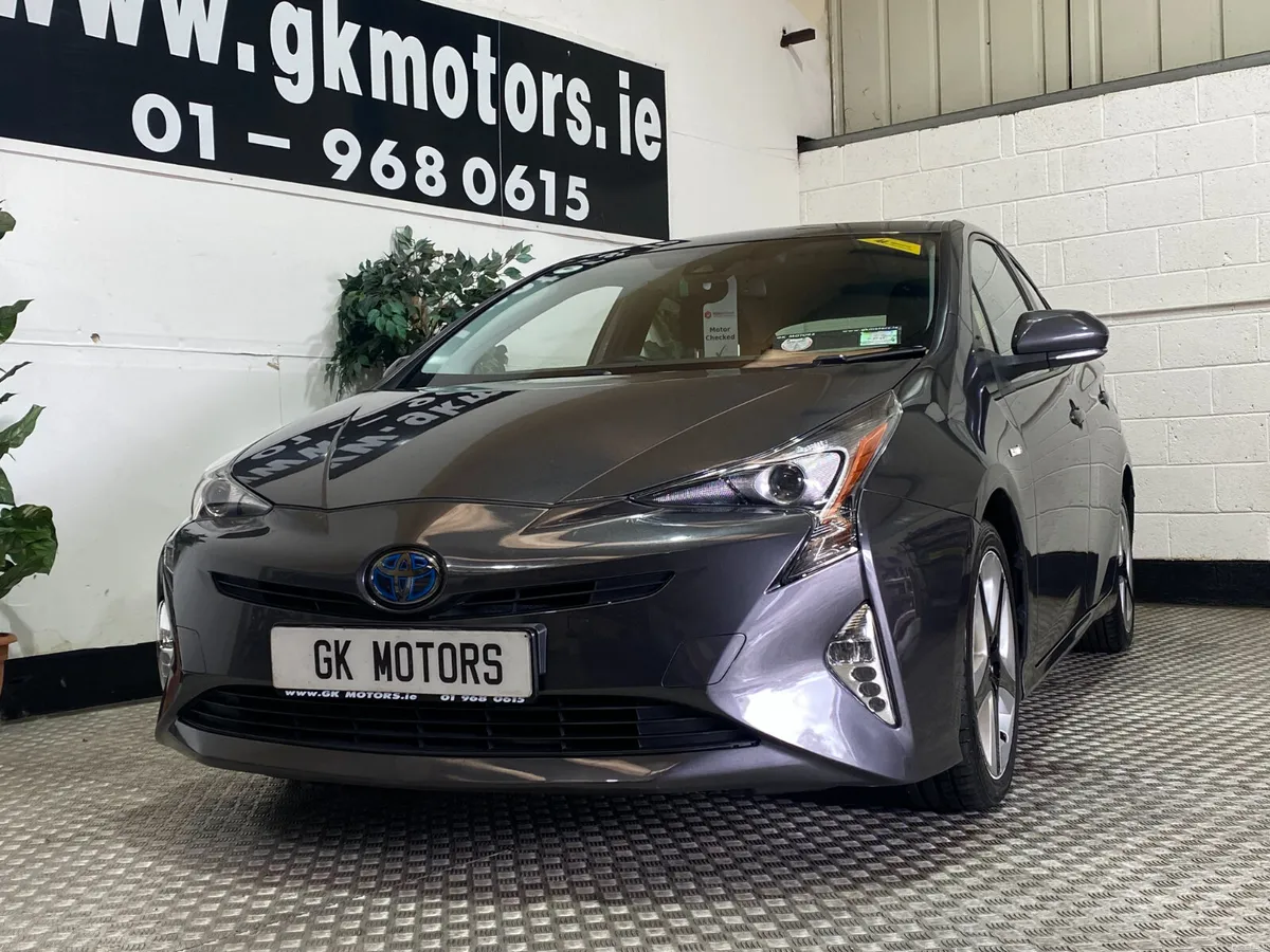 Toyota Prius 2017//LUXURY EDITION/// - Image 3