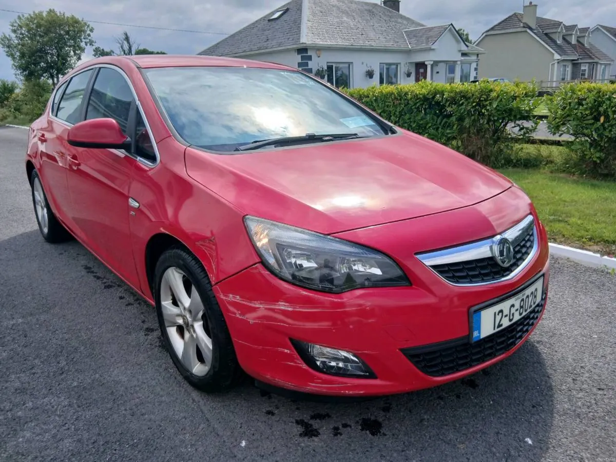2012 Opel Astra - Image 1