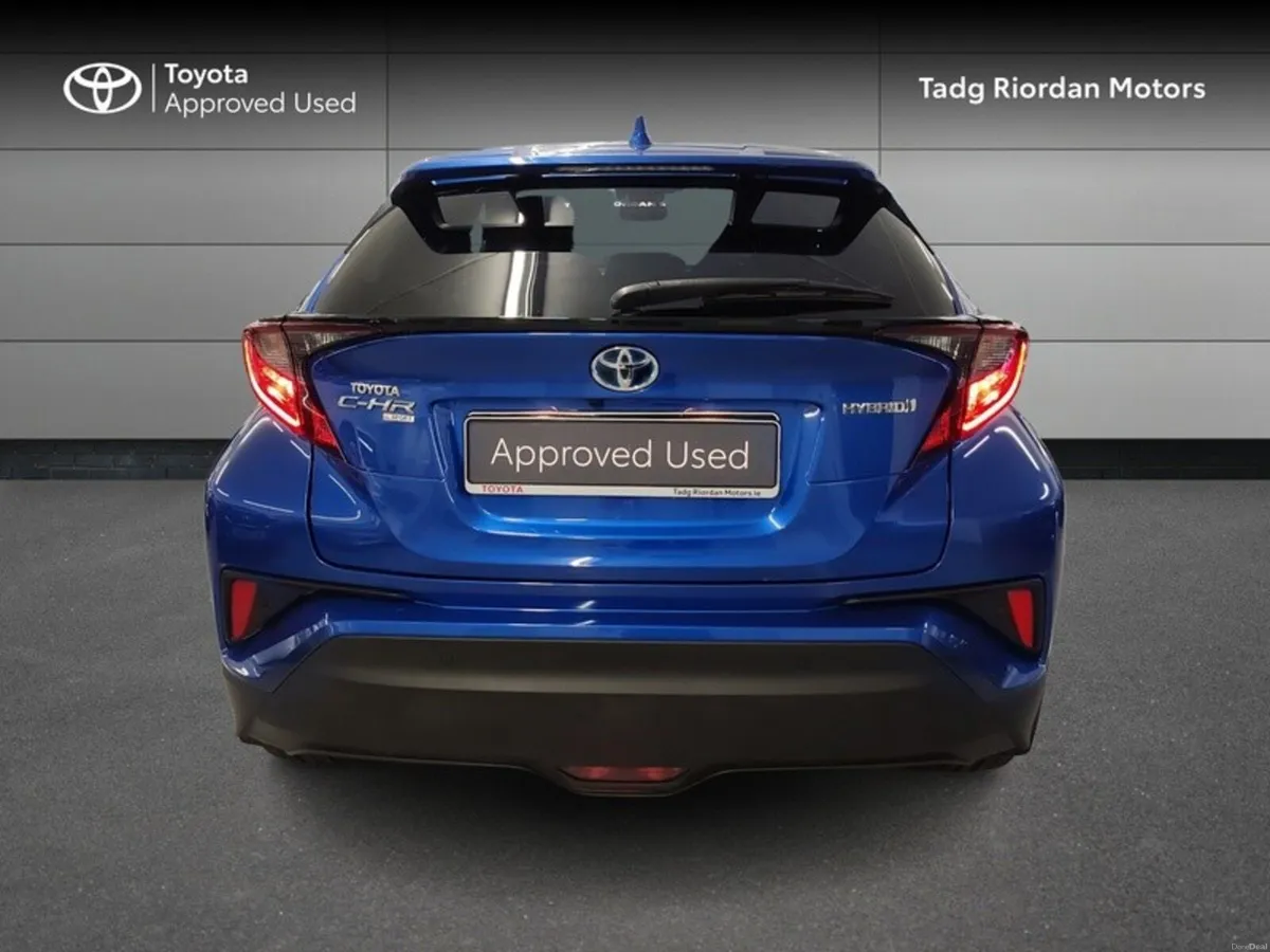 Toyota C-HR 1.8 HYBRID SPORT - Image 4