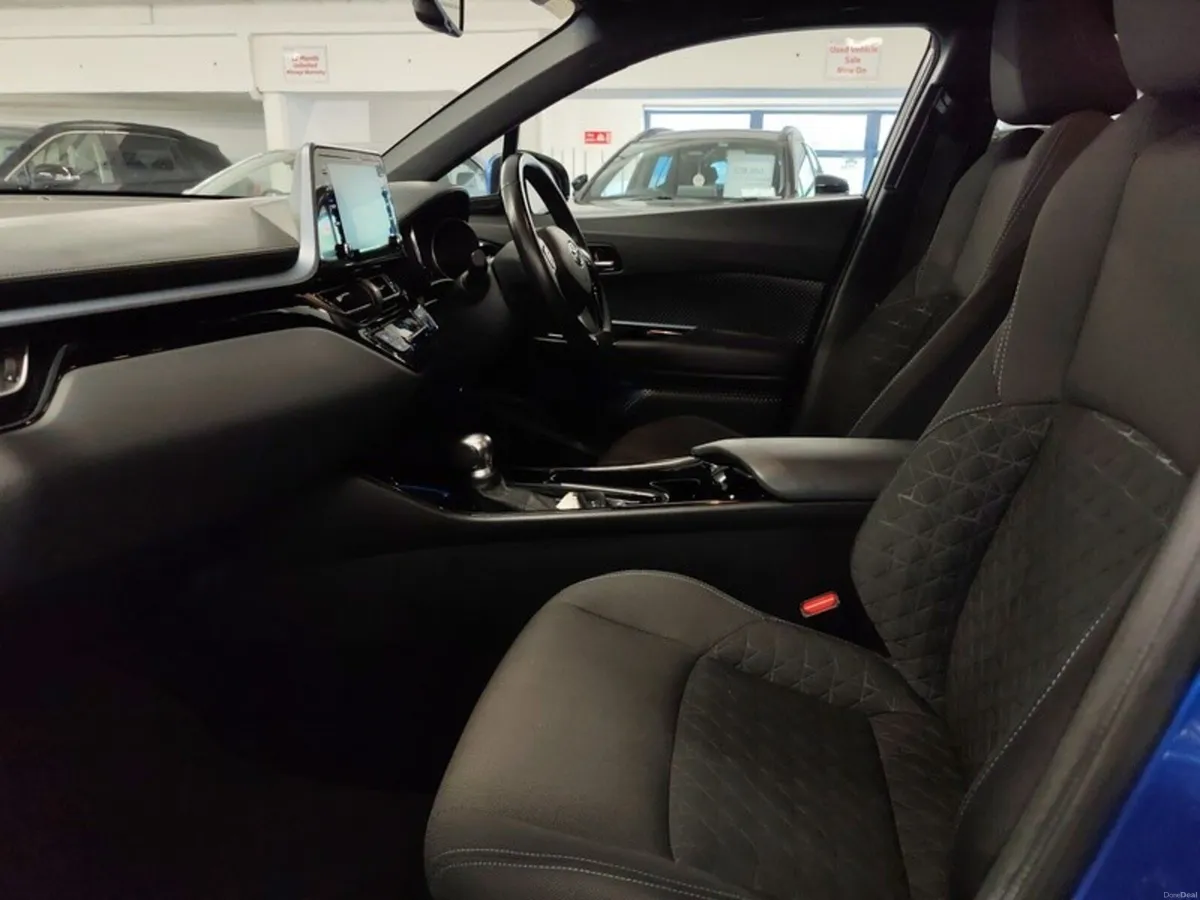Toyota C-HR 1.8 HYBRID SPORT - Image 6