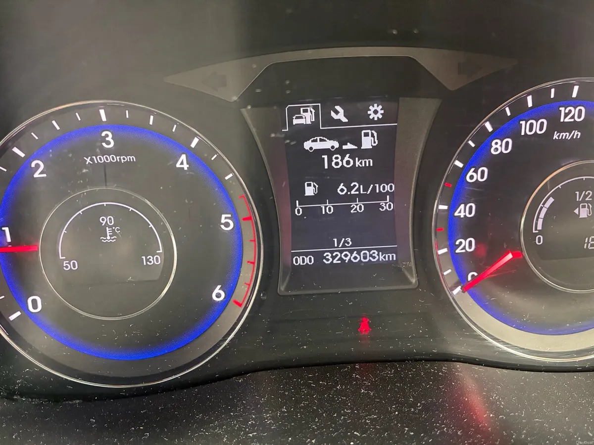161 Silver Hyundai i40 - Image 5