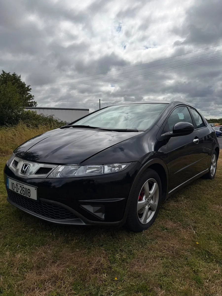 Honda Civic 2010 - Image 2