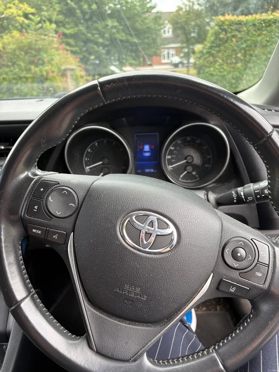 Toyota Auris 2017 - Image 5