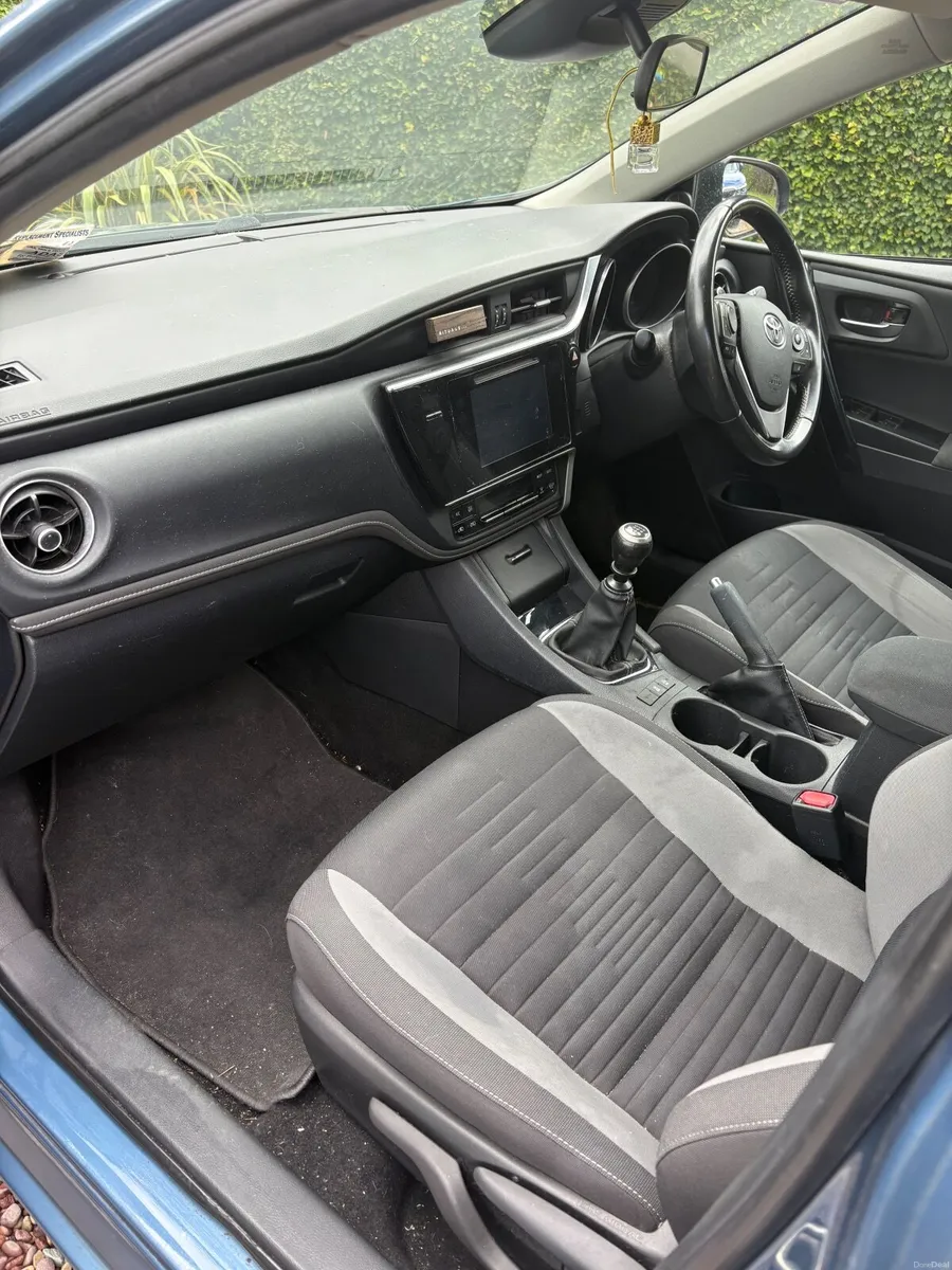 Toyota Auris 2017 - Image 6